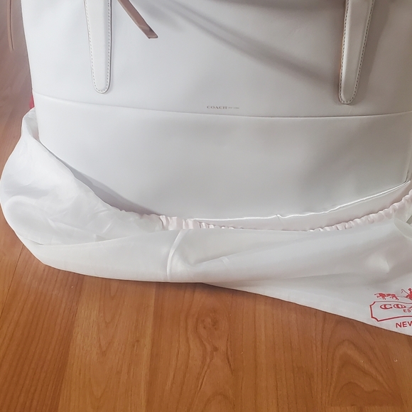 Coach Weekend Borough Bag. White with beige Edge Paint. (NWT) - Picture 3 of 8